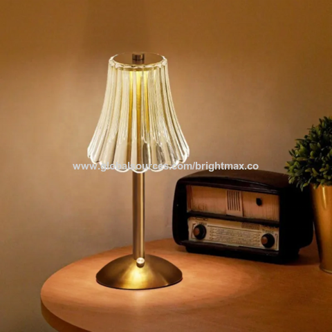 Lámpara de Mesa LED Cristal Recargable Portátil para Restaurante con Control Táctil, Inalámbrica, de Lujo y Moderna para Hotel for sale at factory direct price