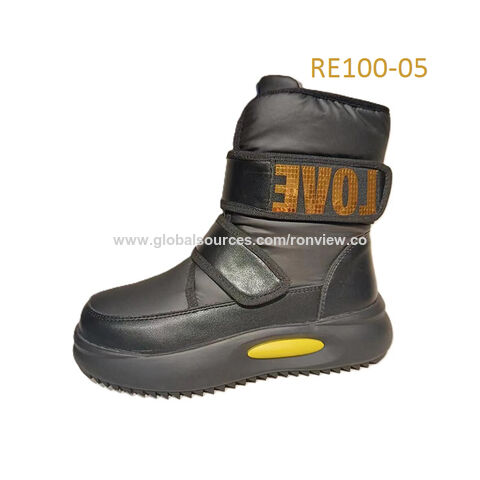 Novas botas de neve de inverno femininas, com forro de lã espesso, impermeáveis, quentes, de algodão, botas da moda leves para o frio for sale at factory direct price