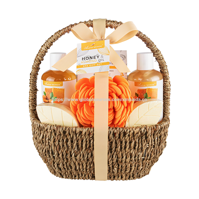 Juegos de regalo de baño al por mayor a precio de fábrica, baño de burbujas, gel de ducha, juegos de spa con fragancia de batido de leche de almendras y miel OEM ODM for sale at factory direct price