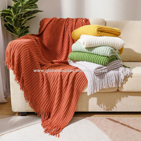 Couverture moderne tricotée à pompons, couleur unie, pour décoration de maison, canapé, fauteuil ou lit, fabriquée en Chine