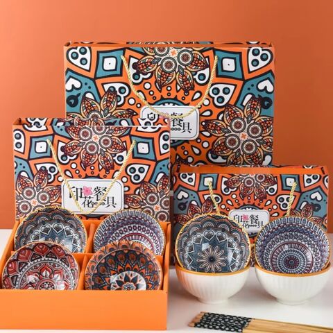 Conjunto de louça de cerâmica com estampas coloridas em estilo boêmio, incluindo 4 tigelas de cerâmica com conjunto de hashis. Conjuntos de jantar de cerâmica.
