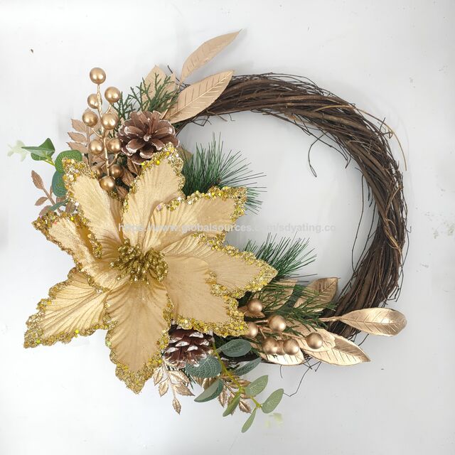 Künstliche Weihnachtskränze für Zuhause, Hotel, Wand, Fenster - Weihnachtsdekoration mit künstlichen Champagnerfarbenen Blumen for sale at factory direct price