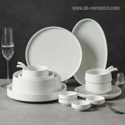 Plato de cerámica nórdica para cena y postre, creativo y elegante, blanco puro, juego de platos para sopa y fideos para reuniones familiares en el hogar.