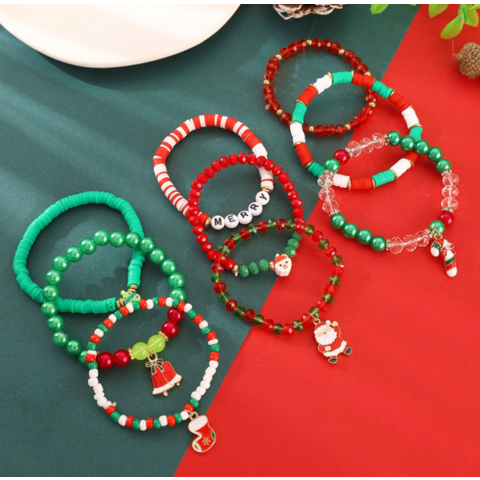 Neues Weihnachts-Armbandset aus Polymer Clay, handgefertigtes Armband mit Buchstaben, Weihnachtsmann, Schneeflocke, Reisperlen for sale at factory direct price