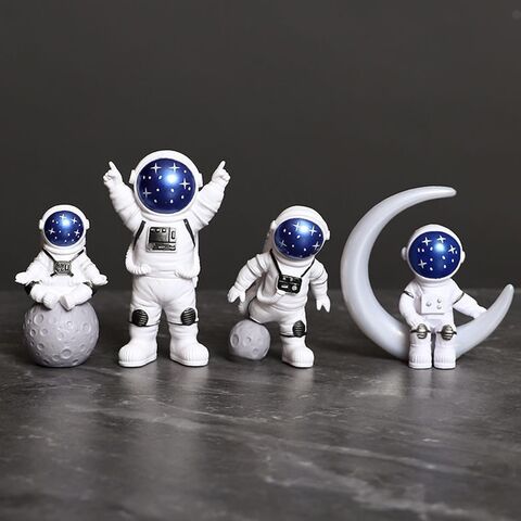Set de 4 estatuas de astronautas blanco y azul, figuras de esculturas de astronautas, decoración temática del espacio exterior para habitación de niños, adorno para tarta
