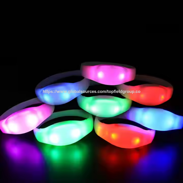 Bracelets LED Cadeaux Personnalisables à Commande Vocale, Bracelets LED en Silicone Personnalisés, Bracelets LED Clignotants Colorés pour Concerts for sale at factory direct price