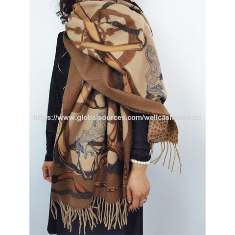 Chal de moda para mujer con estampado de cinturones para otoño/invierno - Venta al por mayor de chales y bufandas de diseño