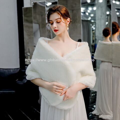 Chales de piel sintética de visón estilo europeo-americano para novias - Cálidos, esponjosos, ideales para bodas e invierno - Bufandas para mujer for sale at factory direct price