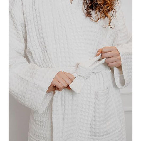 Großhandel Benutzerdefinierte 5-Sterne-Hotel Logo Weißer Bademantel Schnell Trocknend Atmungsaktiv 100% Baumwolle Kimono Waffel Spa Bademantel