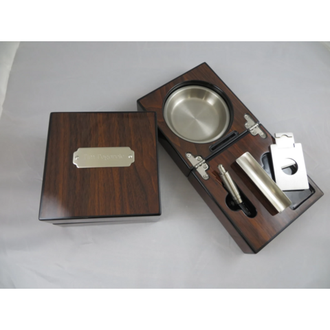 Personalisierter Aschenbecher aus Holz mit Cutter und Halter, tragbare Aschenbecher aus Holz, Aschenbecher aus Holz nach Maß, Reiseaschenbecher, Geschenke für Männer. for sale at factory direct price