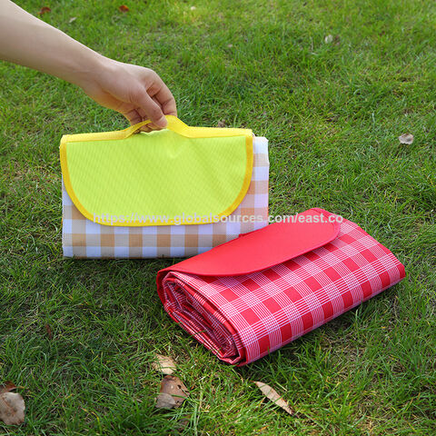 Manta de Picnic Grande Plegable de Tela Oxford Impermeable con Logo Personalizado para Parque, Senderismo, Camping, Playa y Verano for sale at factory direct price