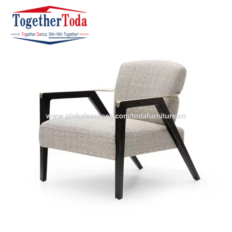 Sofás e cadeiras de madeira maciça com design de luxo moderno e simples, com braços de metal, para hotéis e clubes