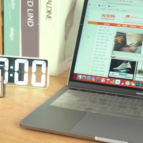 Reloj despertador digital LED multifunción creativo con espejo, silencioso, para estudiantes, de noche, con batería enchufable y visualización de temperatura