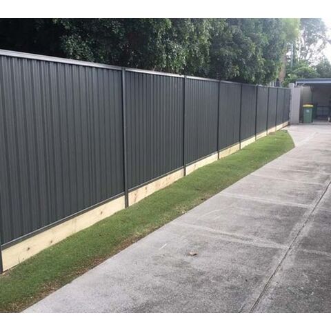 Clôtures Métalliques Premium avec Solutions Polaires pour Maisons, Entreprises & Industrie