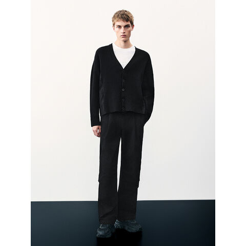 Hochwertige, pflegeleichte und weiche Strickjacken für Herren im Großhandel, individuell anpassbar. for sale at factory direct price