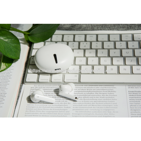 Auriculares Inalámbricos Estilo Panda a la Moda, Bluetooth 5.4, 28H de Reproducción, Estuche de Carga Adorable - Audífonos TWS para IOS y Android
