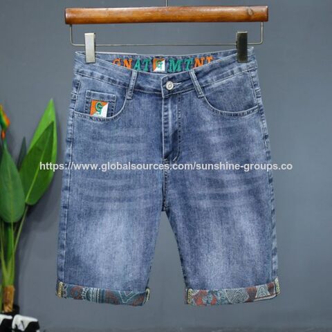 Nouveau style d'été, shorts en jean fin pour hommes - style cinq poches droit et ample avec imprimé tendance, style cinq poches. for sale at factory direct price