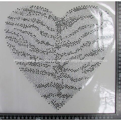Strass thermocollants de haute qualité pour vêtements. Différentes tailles et couleurs personnalisables. Idéal pour les fabricants et les grossistes.