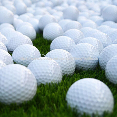 Hochwertiger 3-Piece Golfball mit optimierter Aerodynamik für maximale Flugweite – Ideal für Turniere und Training