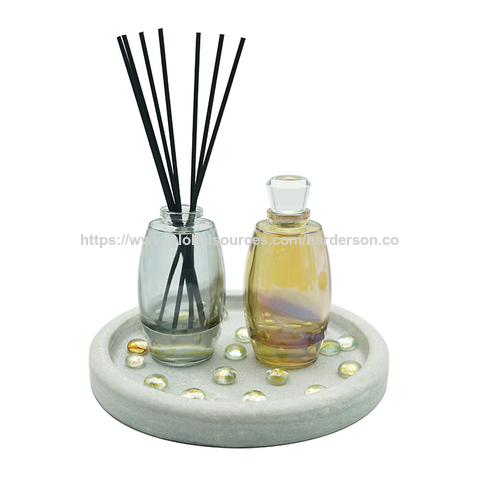 Venta al por mayor Harderson Botella difusora de fragancia de vidrio de 130 ml 4 oz Botella ovalada de fondo grueso para botella difusora de aroma de caña for sale at factory direct price
