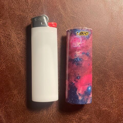 Isqueiros Maxi J26 Atacado Estoque EUA 50+3 unidades por pacote Isqueiros BIC Tamanho Grande J26 Isqueiros BIC Personalizados