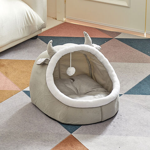 Cama Cueva para Gatos de Algodón Ecológico con Juguete de Pelota Colgante, Caseta de Invierno Lavable de Múltiples Tamaños for sale at factory direct price