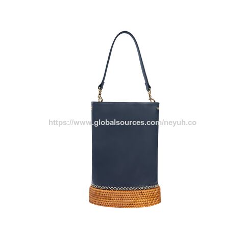Bolsa de Balde de Rattan Fusian - Elegante sacola artesanal de couro e rattan for sale at factory direct price