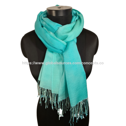 Écharpe en cachemire et soie de mûrier, Belle écharpe en cachemire et soie de mûrier de couleur turquoise.