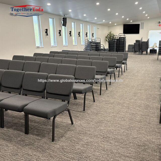 Stapelweise moderne, wirtschaftliche, langlebige, stapelbare, weich gepolsterte Auditorium-, Konferenz-, Veranstaltungs- und Kirchenstühle