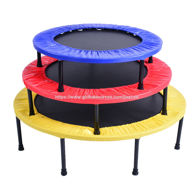 Camas Elásticas: Trampolins duráveis para diversão ao ar livre. Ideais para parques, centros de lazer e uso doméstico.