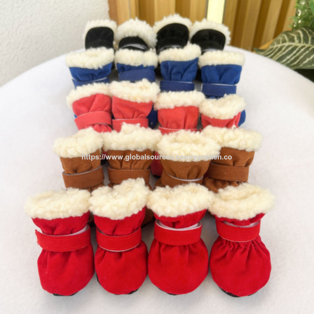 Venta al por mayor de fábrica de zapatos para perros, invierno, terciopelo acolchado, suela suave, cubierta para pies, stock al por mayor, calcetines cálidos antideslizantes para perros for sale at factory direct price