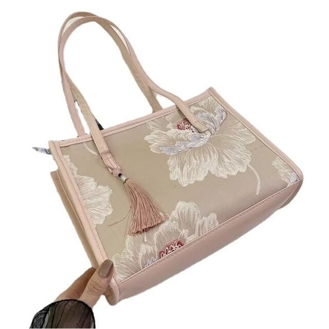 Bolso de mano bordado de moda de estilo chino de alta calidad, con un lujoso y exquisito bolso tote con diseño de mariposas y flores for sale at factory direct price
