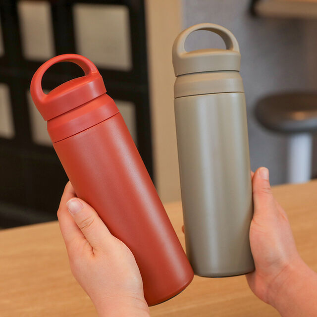 Tragbarer Wasserbecher aus Edelstahl für den Außenbereich und Isolierbecher für den Haushalt for sale at factory direct price