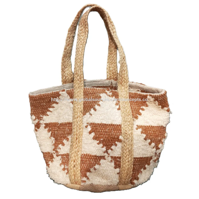 Dreieckige Strandtasche aus baumwollfarbenem Baumwollstoff. Modellnr. CK24255564