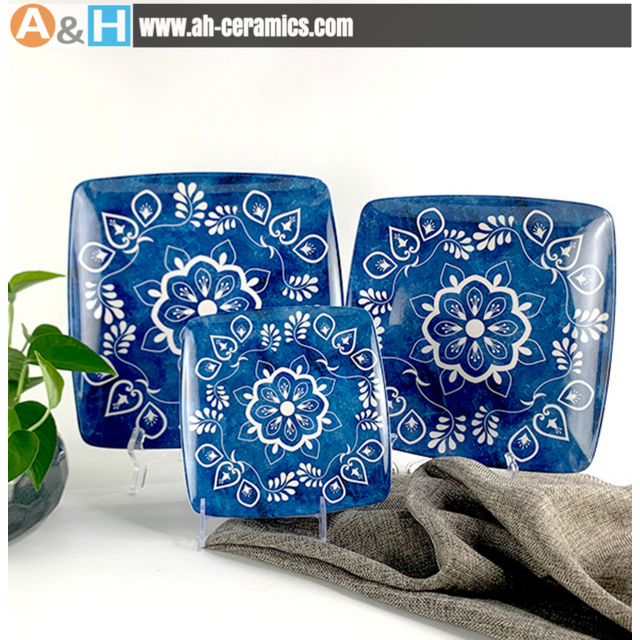 Blaues Blumengeschirr im traditionellen Design, klassisch, Vintage Melamin-Geschirrset - Elegante Kollektion für den Großhandel
