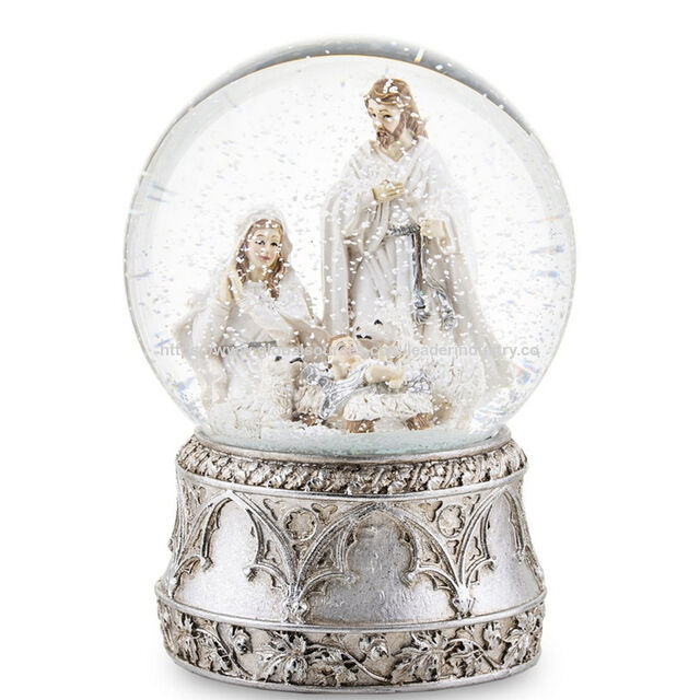 BSCI Fabrik Harz Handwerk Weihnachtskrippe Schneekugel Klassische Weihnachts Schneekugel for sale at factory direct price