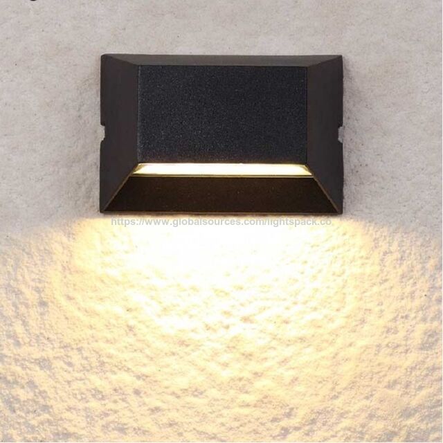 OEM Luminárias de parede LED de alumínio para varanda e exterior, luminárias de parede pretas AC85-265V 5W à prova d'água para entradas, corredores e pátios for sale at factory direct price
