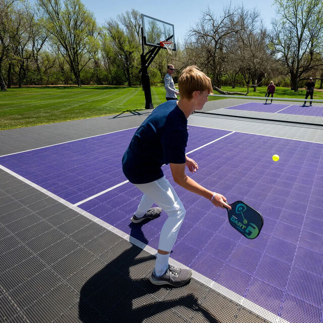 Tragbarer PP-Pickleballplatz-Bodenbelag für den Garten, ineinandergreifende, gefederte Sportplatz-Kunststofffliesen für Pickleball ASF