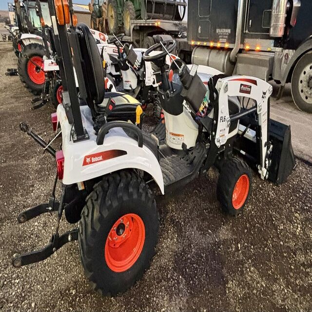 Bobcat Tractor Wholesale Supply for Agricultural Professionals Long Life and Powerful Output
