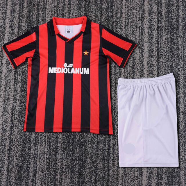 Retro Trainingsanzug für Kinder 90/91 AC Mailand Heimtrikot, Sportshorts für Kinder, Thai Version Kinder Sportbekleidung Set, Kinder Sportshorts Großhandel