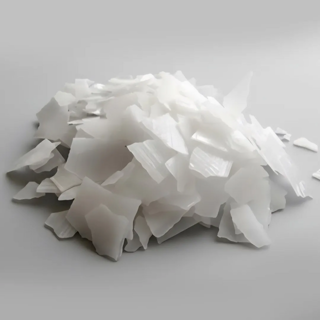 Approvisionnement d'usine de flocons de soude caustique 98 % et 99 %, flocons d'hydroxyde de sodium, perles de soude caustique, approvisionnement en vrac for sale at factory direct price