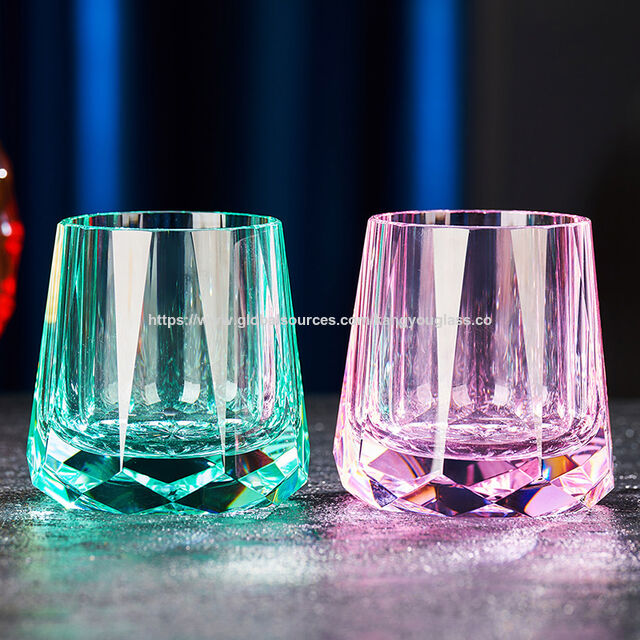 Hochwertige, maßgefertigte Biergläser aus Glas für gehobene Bars und Hotels