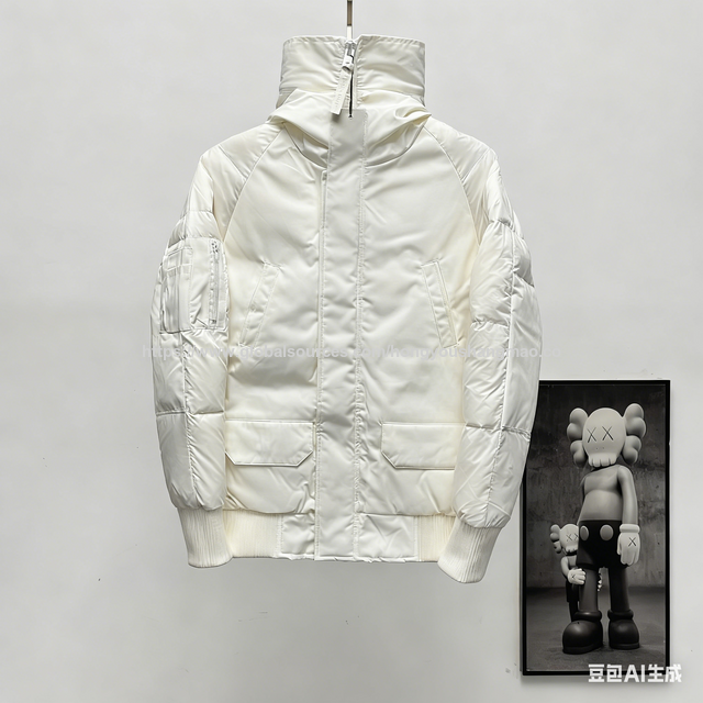 Gesteppte Daunenjacke mit 700er Füllkraft: Winddichte Winterjacke für Damen mit 3D-Thermofutter for sale at factory direct price