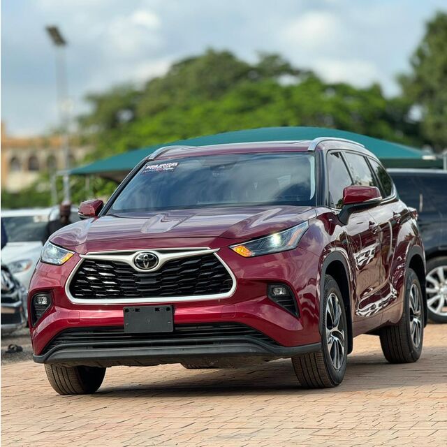 Toyota Highlander V8 Gasolina 2020 Usado, AWD, Asientos de Cuero R16, Interior Claro, Volante a la Izquierda para Propietarios de Segunda Mano for sale at factory direct price