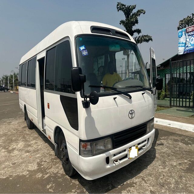 Autobús Toyota Coaster Usado de 29-33 Asientos en Buen Estado y a Bajo Precio en Venta for sale at factory direct price
