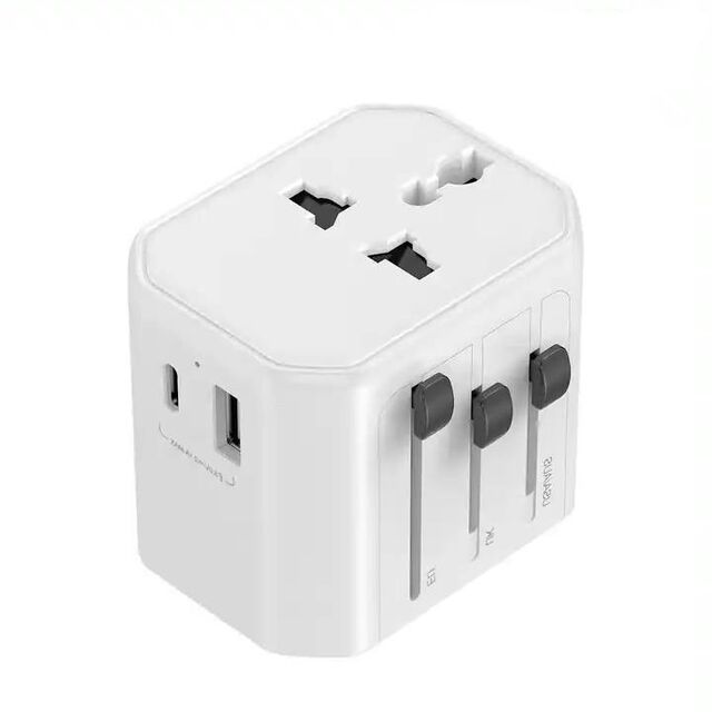 Universal-Reiseadapter mit individuellem Logo, 10,5W Ladeleistung, internationaler Reisestecker-Adapter mit USB und Typ-C für weltweiten Einsatz for sale at factory direct price