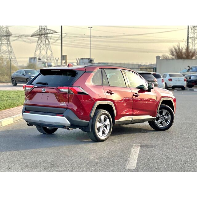 Toyota Rav4 in Premium-Qualität kaufen: Vertrauenswürdiger SUV mit leistungsstarkem Motor und sanftem Handling