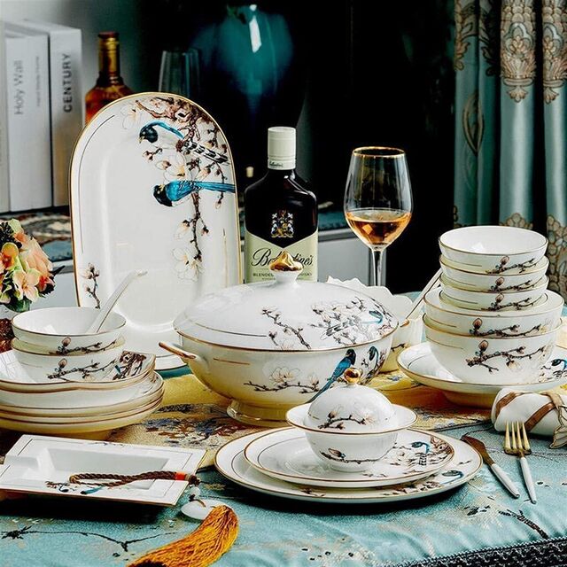 Ensemble de vaisselle, vaisselle, assiettes et bols, service de table, vaisselle de cuisine, vaisselle ménagère