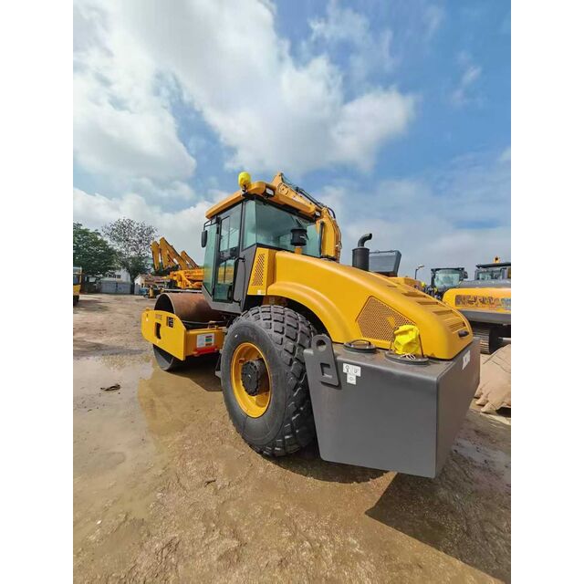 Neuer Vibrationswalzen-Verdichter XS113E mit einem Gummiwalzen, vollhydraulischem System und 93kW Leistung für den Bau for sale at factory direct price