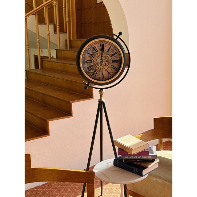 Horloge de Table Mécanique Créative Rétro à Trois Pieds Style Américain et Européen pour Salon, Villa, Bureau for sale at factory direct price